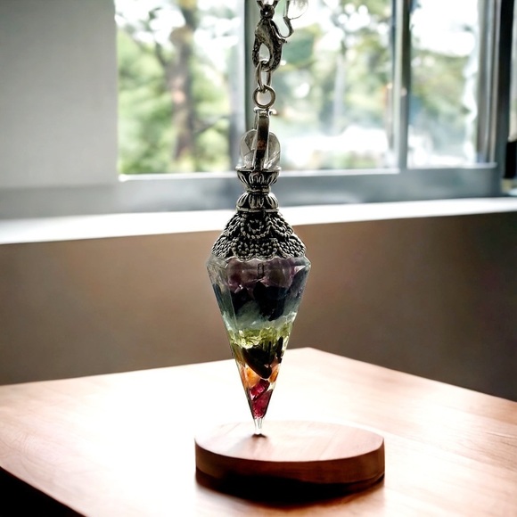 BEAUTIFUL 7 Stone Chakra Pendulums - Picture 2 of 5